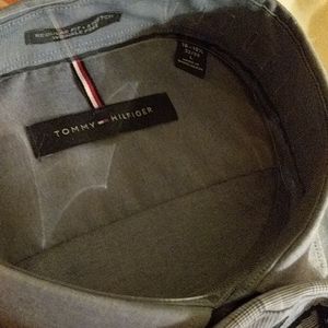 Tommy Hilfiger Shirts - 2 PACK Men's Button Down Shirts Tommy Hilfiger Tommy Hilfiger Shirts - 2 PACK Men's Button Down Shirts Tommy Hilfiger